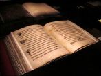 CLIQUE SUR L‘IMAGE pour accéder au site de la BNF (Bibliothèque Nationale de France) et feuilleter virtuellement les pages d‘incroyables manuscrits anciens enluminés!